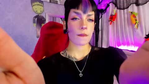 Snapshot of mamushka_ chatting on 10/24/25, 04:03 online show from 10/24/25, 04:03