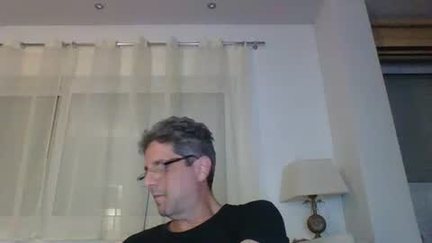 Snapshot of man211172 chatting on 11/15/25, 04:36 man211172 online show from 11/15/25, 04:36