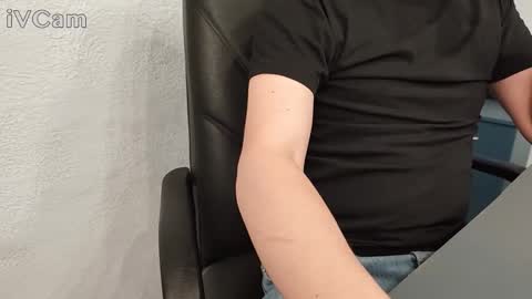 Snapshot of man_liketostroke chatting on 06/07/26, 11:36 Al online show from 06/07/26, 11:36