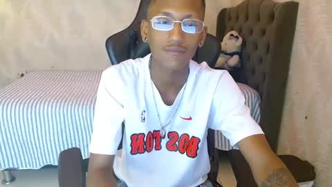 man_san11 online show from 10/20/25, 03:01