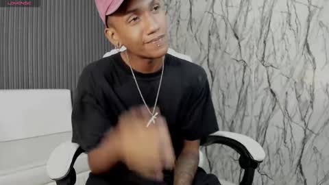 Snapshot of man_san11 chatting on 11/18/25, 02:43 man_san11 online show from 11/18/25, 02:43