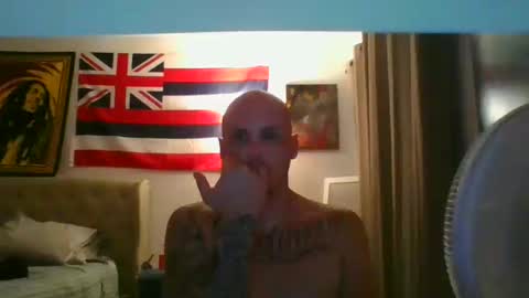 Snapshot of manaworks808 chatting on 10/18/25, 05:32 manaworks808 online show from 10/18/25, 05:32