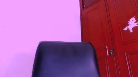 Snapshot of mandingxoxhot chatting on 02/14/25, 01:45 juan camilo online show from 02/14/25, 01:45