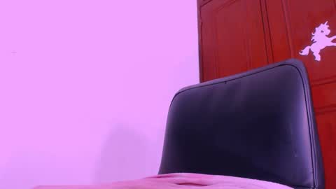 Snapshot of mandingxoxhot chatting on 02/19/25, 04:44 juan camilo online show from 02/19/25, 04:44