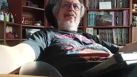 Snapshot of mandrawhore chatting on 11/10/25, 11:09 mandrawhore online show from 11/10/25, 11:09