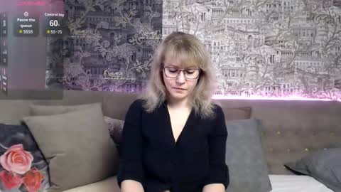 Mandy  online show from 10/25/25, 10:12