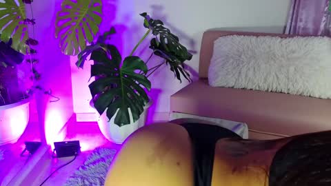 mandy_l33_ online show from 12/24/24, 10:28