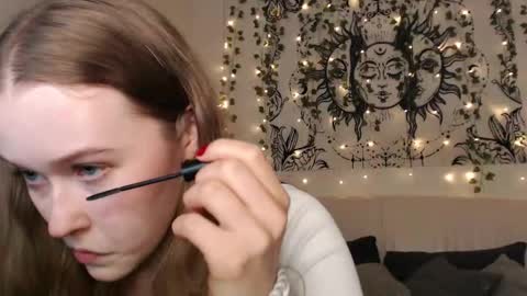 Snapshot of mandymilson chatting on 10/18/25, 06:19 Mandy online show from 10/18/25, 06:19