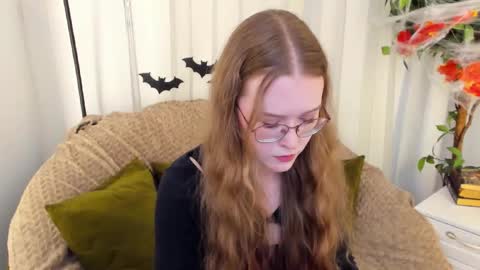 Snapshot of mandymilson chatting on 10/25/25, 02:46 Mandy online show from 10/25/25, 02:46