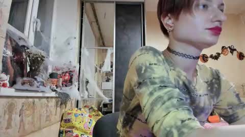 Snapshot of mandyshine chatting on 10/15/25, 03:01 Mandy online show from 10/15/25, 03:01