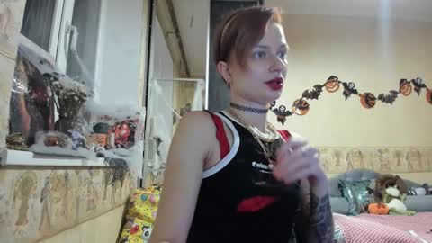 Snapshot of mandyshine chatting on 10/26/25, 03:40 Mandy online show from 10/26/25, 03:40