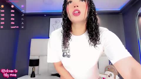 Snapshot of manellyksparklee chatting on 11/06/25, 02:07 manellyksparklee online show from 11/06/25, 02:07