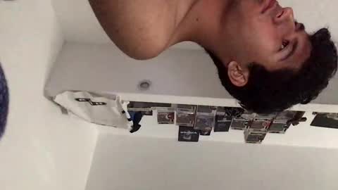 Snapshot of mangopitudo chatting on 09/19/25, 05:02 Manguito online show from 09/19/25, 05:02