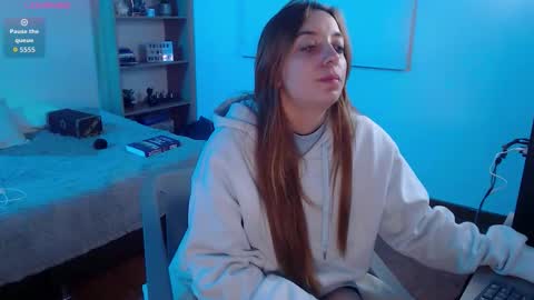 Snapshot of mangxx chatting on 09/25/25, 03:54 Danny online show from 09/25/25, 03:54