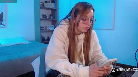 Snapshot of mangxx chatting on 10/06/25, 02:53 Danny online show from 10/06/25, 02:53