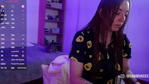 Snapshot of mangxx chatting on 10/13/25, 02:22 Danny online show from 10/13/25, 02:22