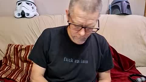 Dickinabox online show from 11/22/25, 05:56