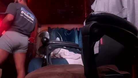 Snapshot of manohsteel1 chatting on 10/28/25, 03:43 manohsteel1 online show from 10/28/25, 03:43