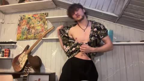 Snapshot of manolein chatting on 12/17/24, 01:27 manolein online show from 12/17/24, 01:27