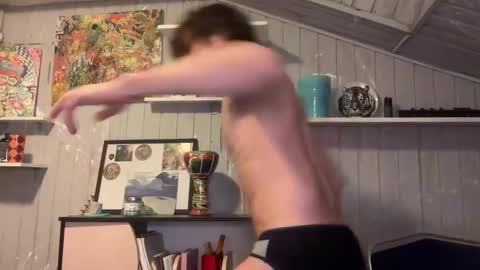 Snapshot of manolein chatting on 12/19/24, 02:45 manolein online show from 12/19/24, 02:45