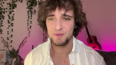 Snapshot of manolein chatting on 10/14/25, 12:00 manolein online show from 10/14/25, 12:00