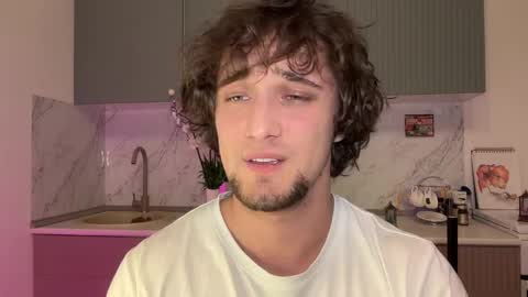 Snapshot of manolein chatting on 10/17/25, 10:12 manolein online show from 10/17/25, 10:12