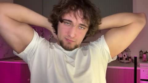 Snapshot of manolein chatting on 10/27/25, 03:27 manolein online show from 10/27/25, 03:27