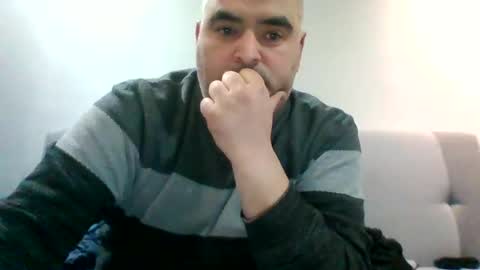 Snapshot of manu00004 chatting on 12/21/24, 08:28 marine lopez online show from 12/21/24, 08:28
