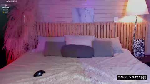 manu  velezz   Help me to get to 100 thumbs ups Tip 25tks  Rate me  online show from 07/28/26, 06:42
