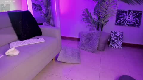 Manu Velez  online show from 12/19/24, 02:13