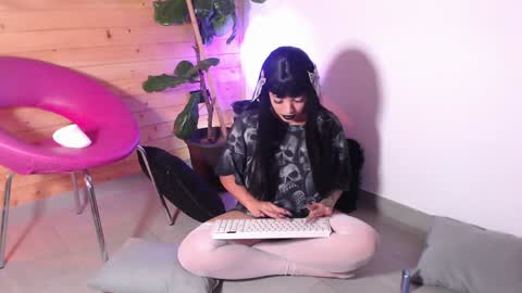 Manu Velez  online show from 02/26/25, 01:21