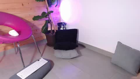 Manu Velez  online show from 02/26/25, 04:25