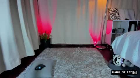 Snapshot of manu_velez_ chatting on 10/26/25, 06:41 Manu Velez  online show from 10/26/25, 06:41