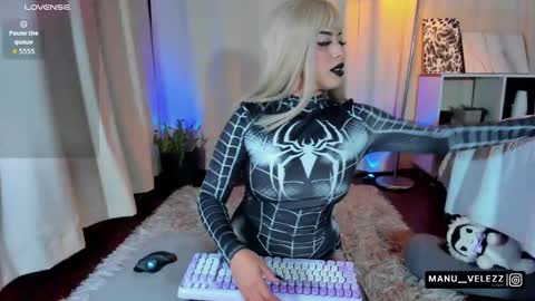 Snapshot of manu_velez_ chatting on 10/27/25, 05:11 Manu Velez  online show from 10/27/25, 05:11