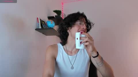 Manuel online show from 10/09/25, 02:31