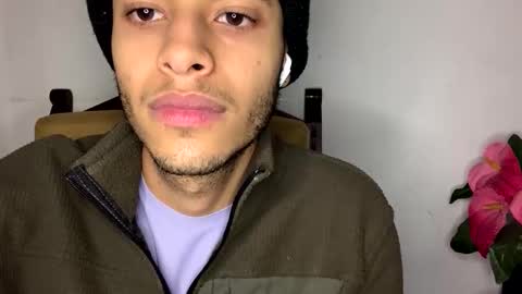 Snapshot of manuel444rl chatting on 10/12/25, 11:42 Manuel RL online show from 10/12/25, 11:42