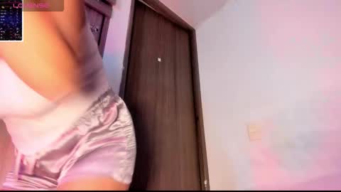 Snapshot of manuela_jaramillo chatting on 11/29/25, 04:37 manuela_jaramillo online show from 11/29/25, 04:37