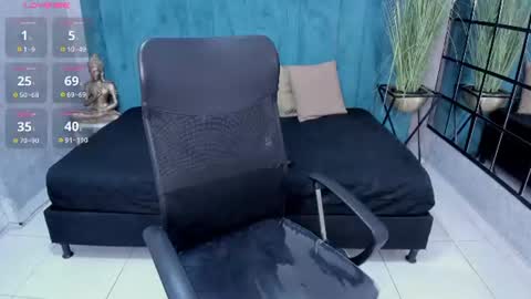 M A N U E L A online show from 06/12/26, 07:57