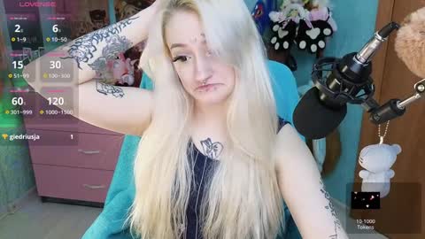 Manuela online show from 12/12/24, 08:21