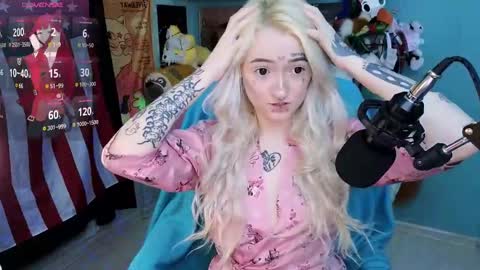Manuela online show from 02/16/25, 03:26