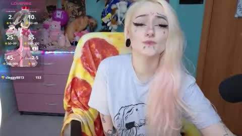Snapshot of manuela_unicorn chatting on 02/16/26, 08:38 Manuela online show from 02/16/26, 08:38