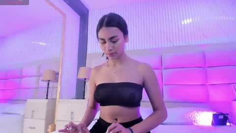 Snapshot of manuelaevans_ chatting on 02/15/26, 08:49 Manuela online show from 02/15/26, 08:49