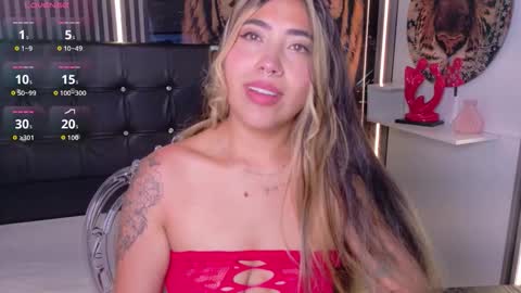 Snapshot of manuelaveelez chatting on 11/19/25, 05:07 Manuela online show from 11/19/25, 05:07