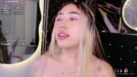 Snapshot of manuelaveelez chatting on 12/04/25, 04:33 Manuela online show from 12/04/25, 04:33