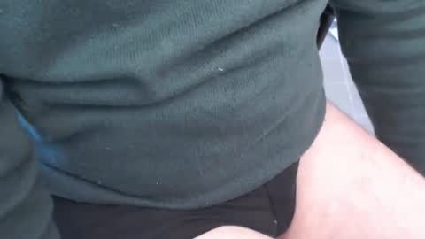 Snapshot of manuherb84 chatting on 10/21/25, 02:29 manuherb84 online show from 10/21/25, 02:29