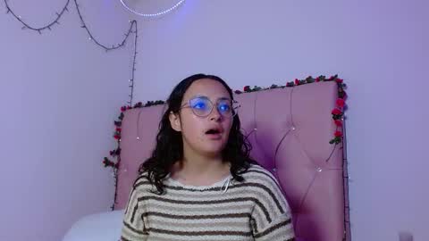 Snapshot of manumeow_ chatting on 12/13/25, 10:37 Manu online show from 12/13/25, 10:37