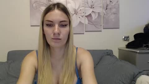 Snapshot of manyamania chatting on 10/08/25, 08:01 Prosto Maria online show from 10/08/25, 08:01