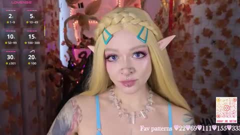 Snapshot of mao_me_meow chatting on 11/30/25, 08:07 Sasha online show from 11/30/25, 08:07