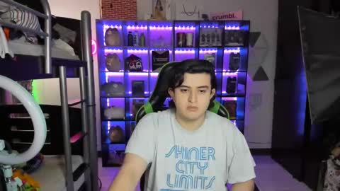 Snapshot of mapachoso1414 chatting on 11/18/25, 12:05 mapachoso1414 online show from 11/18/25, 12:05