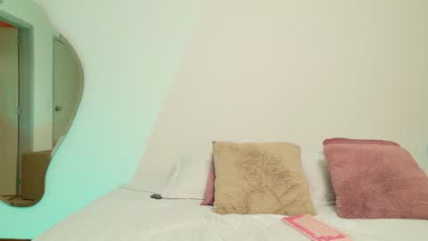     online show from 12/12/24, 12:48